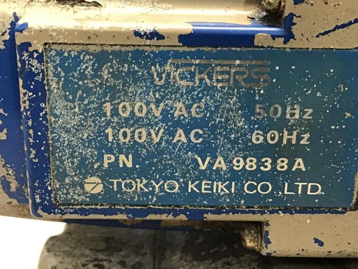 Used VICKERS Valve DG5V-7-33C-T-PL-T-10-JA Used
