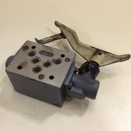 Used PARKER Directional Control Valve D3ML4B10X4384 #85956