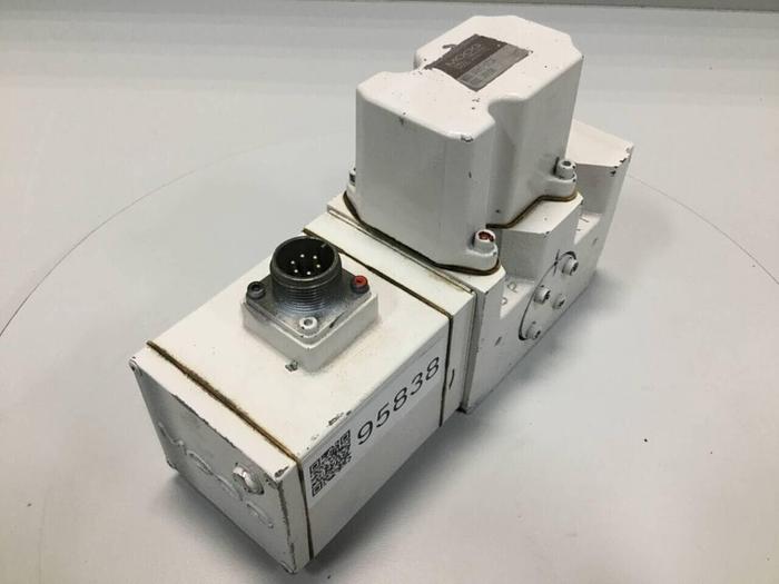 Used MOOG Servo Valve J661-172A Used