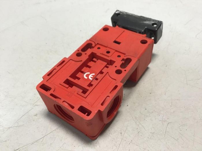 Used ALLEN BRADLEY Guardmaster Switch TROJAN 5 Used