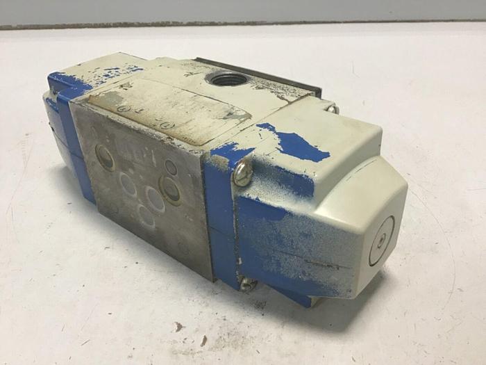 Used VICKERS Valve DG4S50CWT11S523 #137630