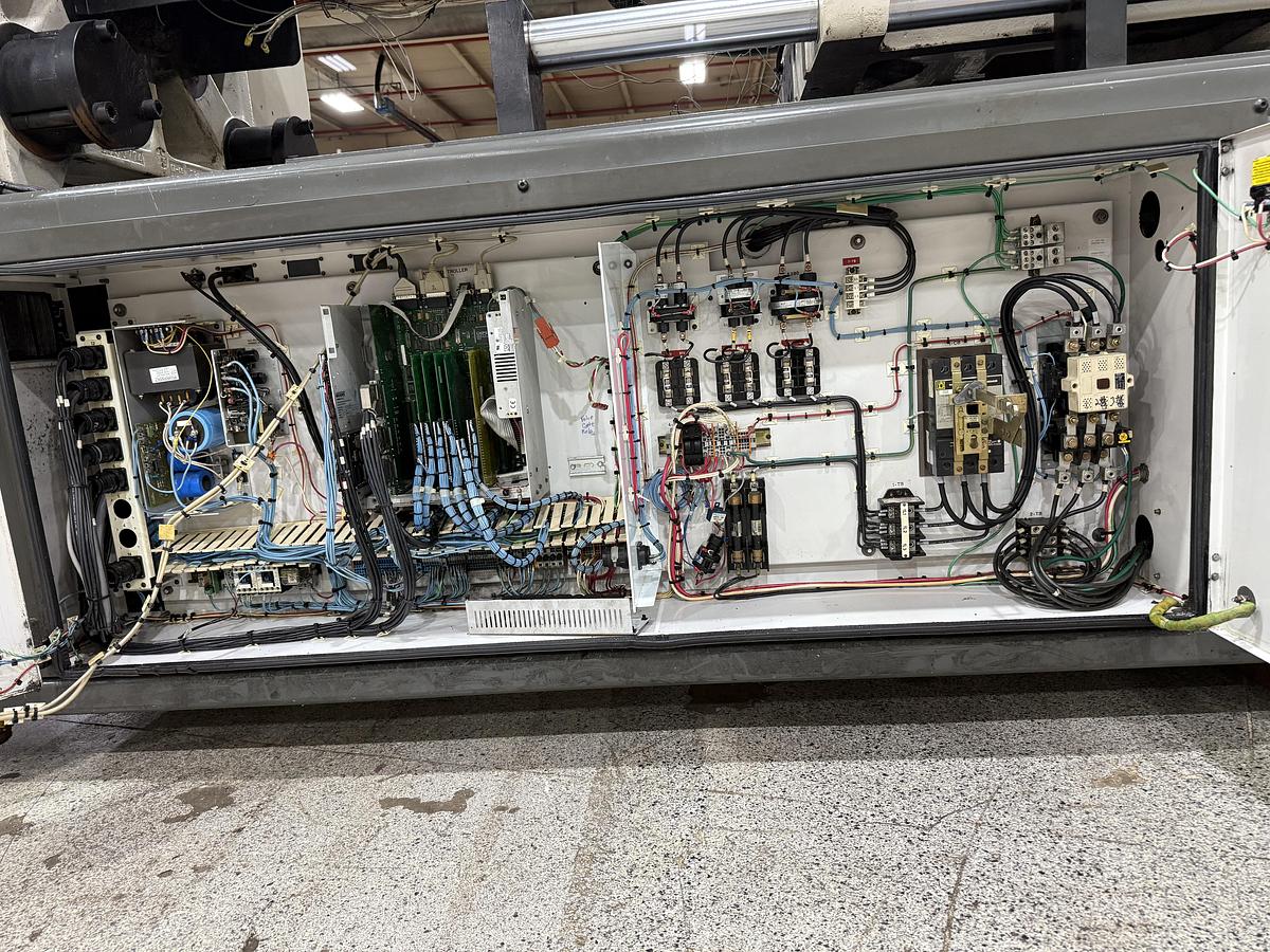 Used CINCINNATI MILACRON VT 300-29