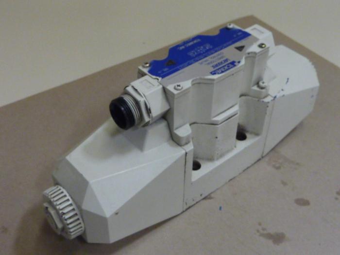 Used VICKERS Directional Control Valve DG4V50CMP7LH630JA523 #64629