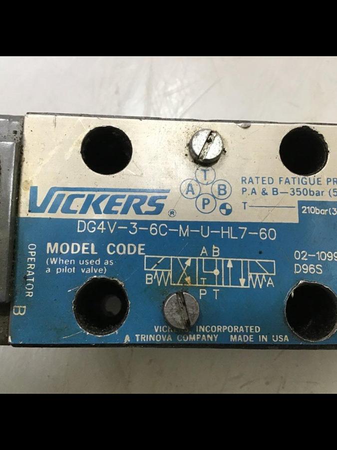 Used VICKERS Directional Valve DG4V-3-6C-M-U-HL7-60 Used
