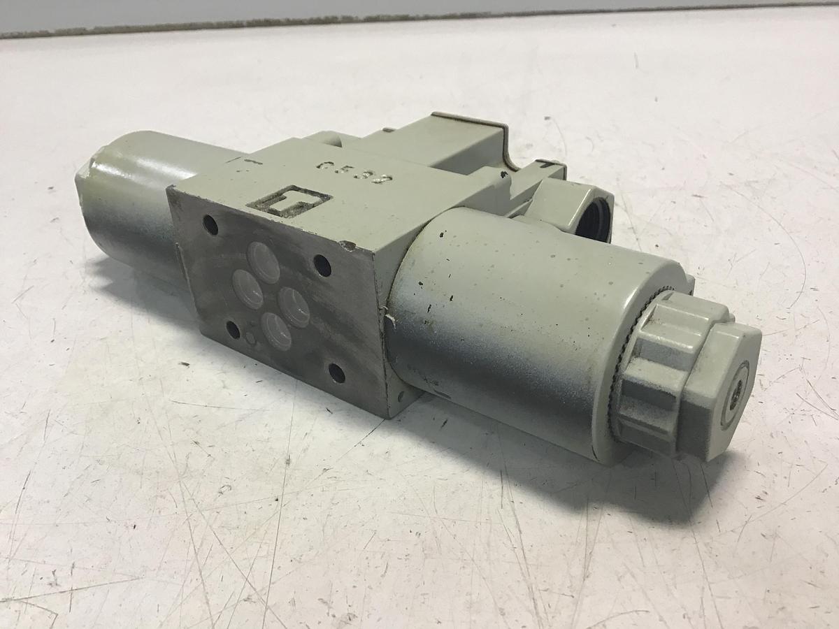 Used VICKERS DG4VC-3-2C-M-PS1-H-7-PC1-52 Valve Used #142472