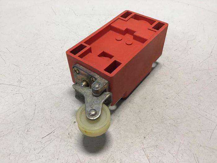 Used BERNSTEIN Limit Switch ENK-U1Z-KNIW #121283