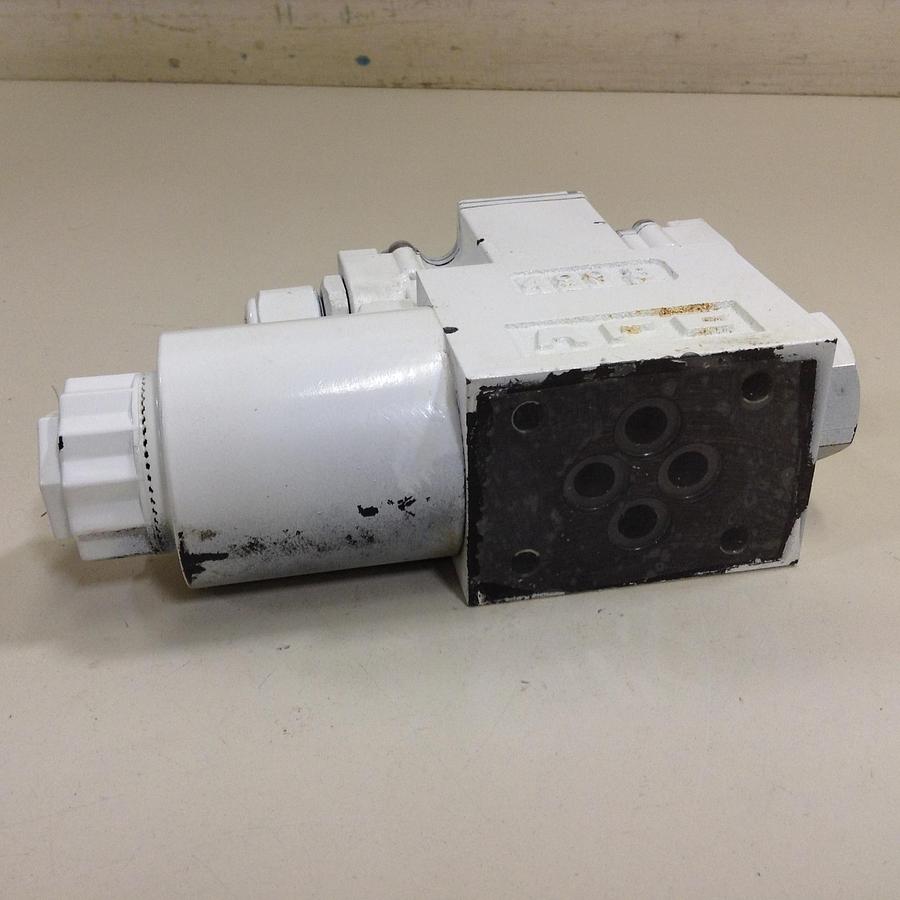 Used YUKEN Directional Valve DSG-01-2B2-D24-60 USED
