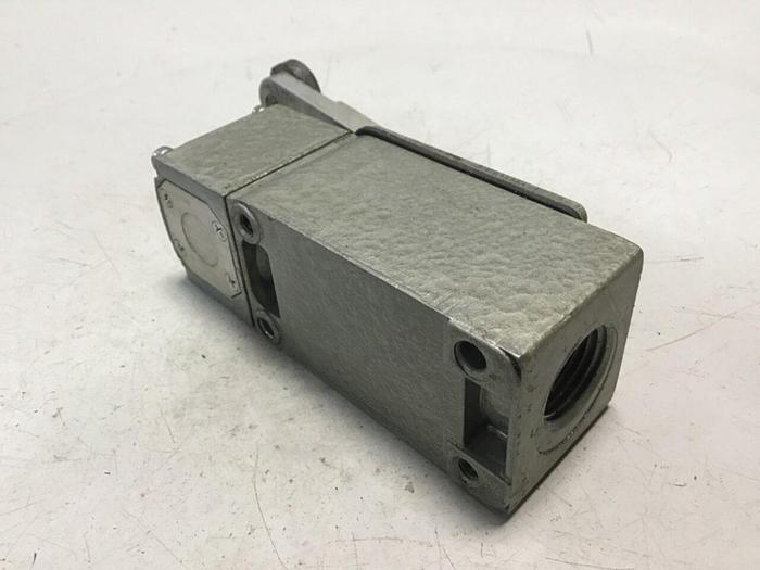 Used TELEMECANIQUE Lox-Switch C2JK05 #121797