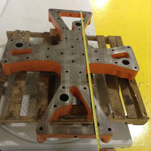 Used CINCINNATI MILACRON Clamp Knock Out Butterfly Plate VH850-116/CLAMP Used