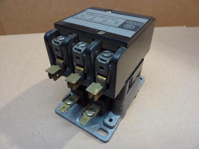 Used GENERAL ELECTRIC / GE Contactor CR253DB302AAA #33545