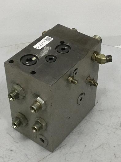 Used TOSHIBA Manifold 00-7121 RK USED