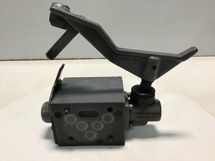 Used PARKER Directional Control Valve D3ML4BN10X4384 Used