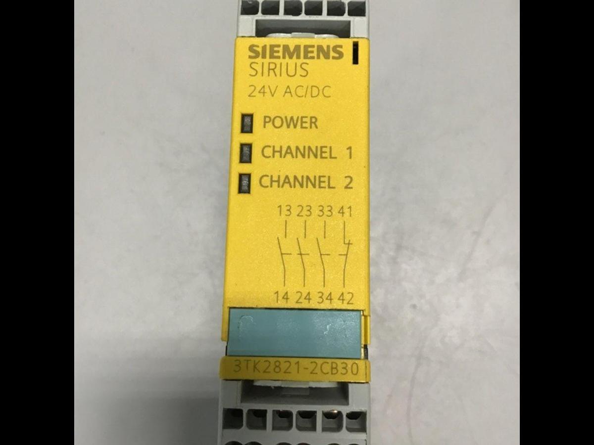 Used SIEMENS Relay Module 3TK2821-2CB30 USED