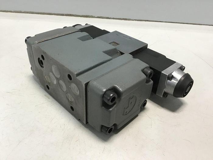 Used MANNESMANN REXROTH Valve 4WEH10E42/6AG24NTZ4 #125918