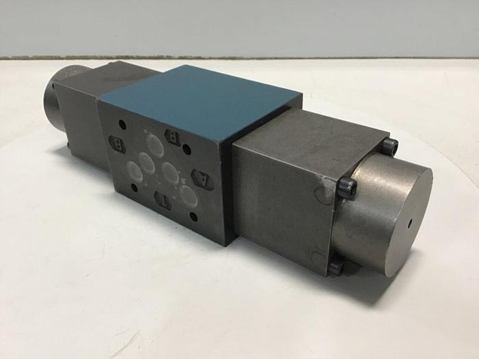 Used BOSCH Directional Valve 0 811 404 832 Used