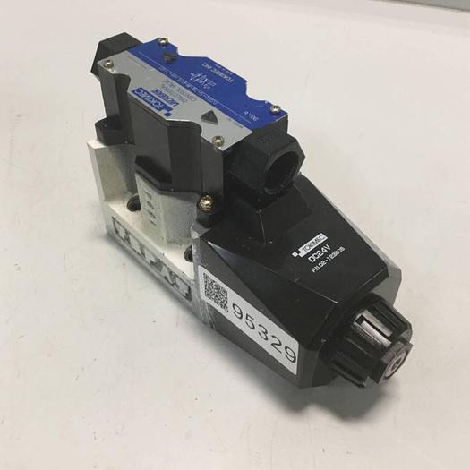 Used VICKERS Tokimec Directional Control Valve DG4V52AMP7LH740 #95329