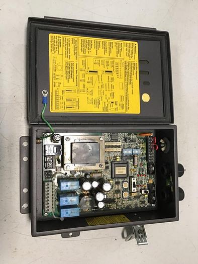 Used STI Light Curtain Control Box LCC-FB-AC1-U USED