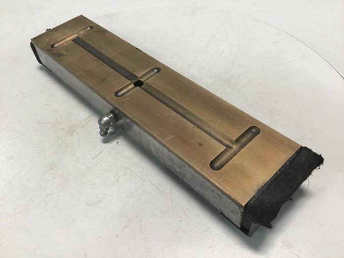 Used CINCINNATI MILACRON Sliding Platen Shoe 243099 #116618