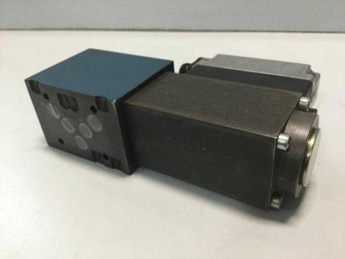 Used BOSCH Directional Control Valve B 810 006 449 Used