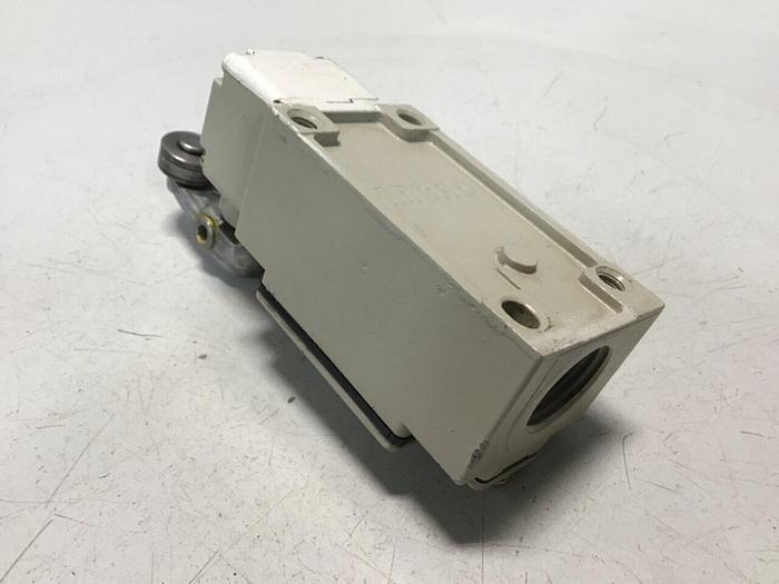Used YAMATAKE Limit Switch LJA10-11A21N-003 #121497