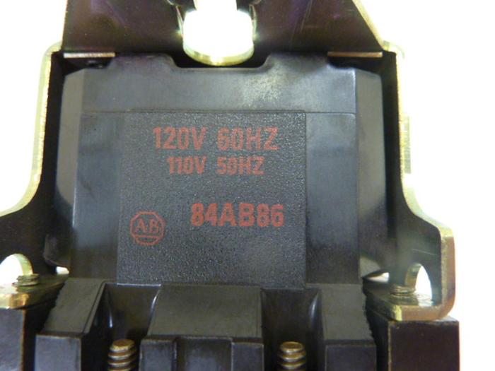 Used ALLEN BRADLEY AC Relay 700-N800A1 SER C #45859