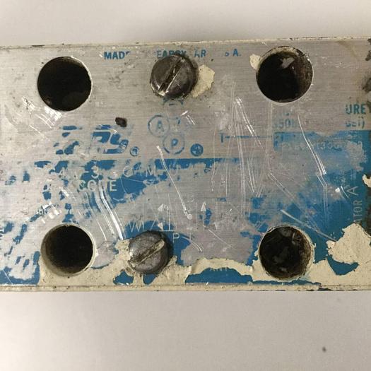 Used VICKERS Valve DG4V-3-6C-M-U-HL7-60-B13 Used