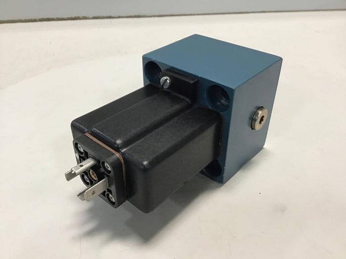 Used BOSCH Valve 0 810 060 703 Used