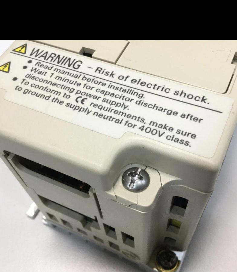 Used YASKAWA VS Mini J7 Drive CIMR-J7AA20P2 USED