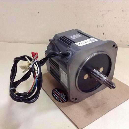 Used YASKAWA ELECTRIC AC Servo Motor USADED-13YRW11 #73552