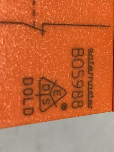 Used DOLD Safemaster Safety Relay B05988.61/324 USED