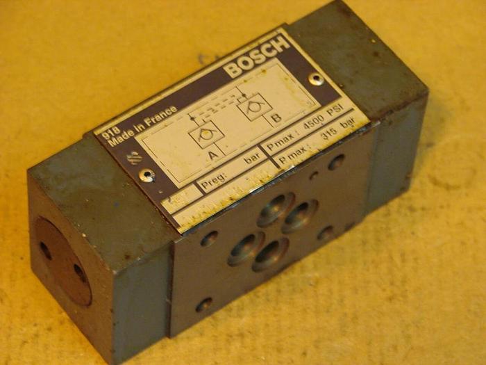 Used BOSCH Valve 0 811 024 102 Used