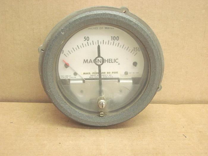 Used DWYER Magnehelic Gauge 90627CD20 #12473