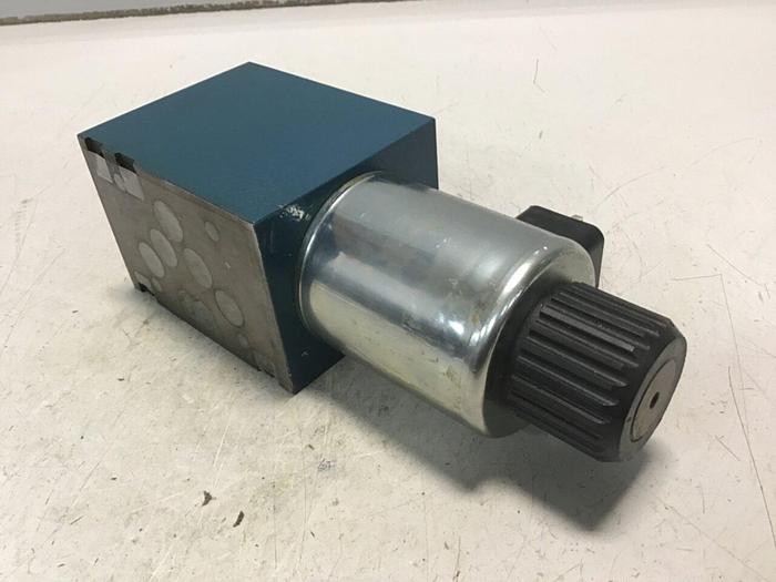 Used BOSCH Hydraulic Valve 0 810 001 830 #137486