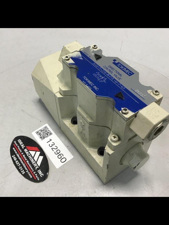 Used TOKIMEC Valve DG4V-5-22A-M-P7L-H-7-40 Used