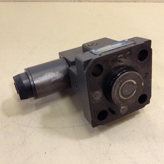 Used VICKERS Directional Valve DG4V-3S-2AL-M-U-HL7-60-EN490 #81207