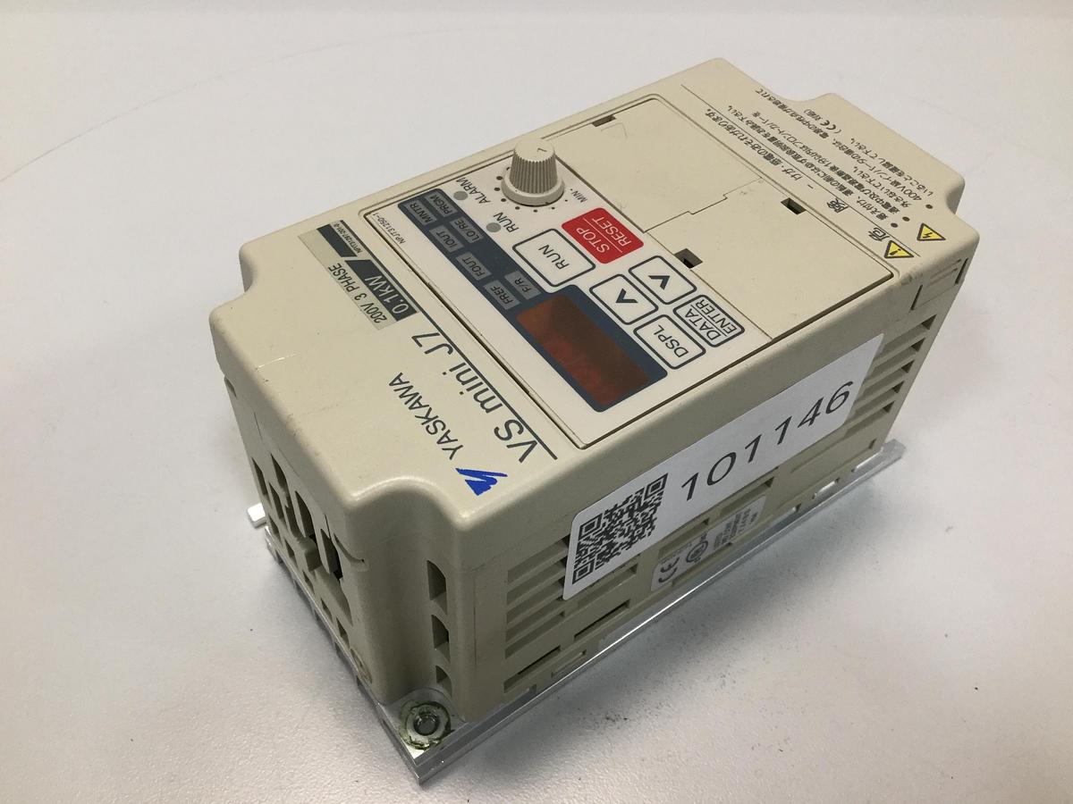 Used YASKAWA VS Mini J7 Inverter CIMR-J7AA20P1 USED