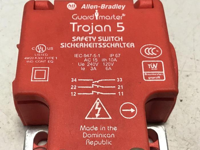 Used ALLEN BRADLEY Guardmaster Switch TROJAN 5 #121272