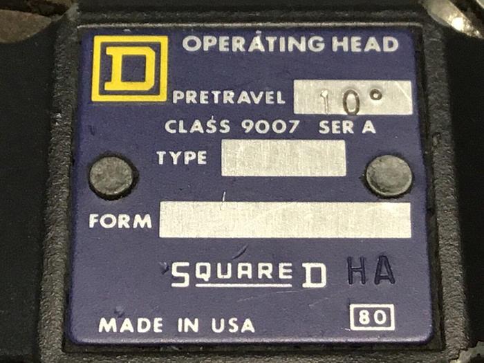 Used SQUARE D Limit Switch 9007-AEQ2699 Used