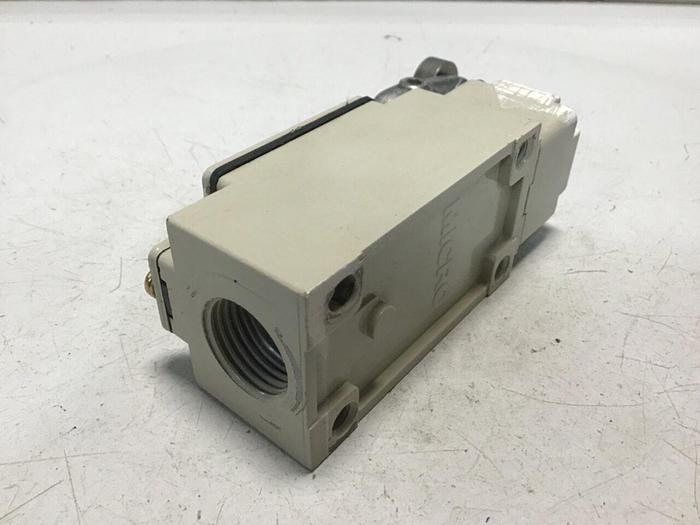 Used YAMATAKE Limit Switch LJA10-11A21N-003 #121728