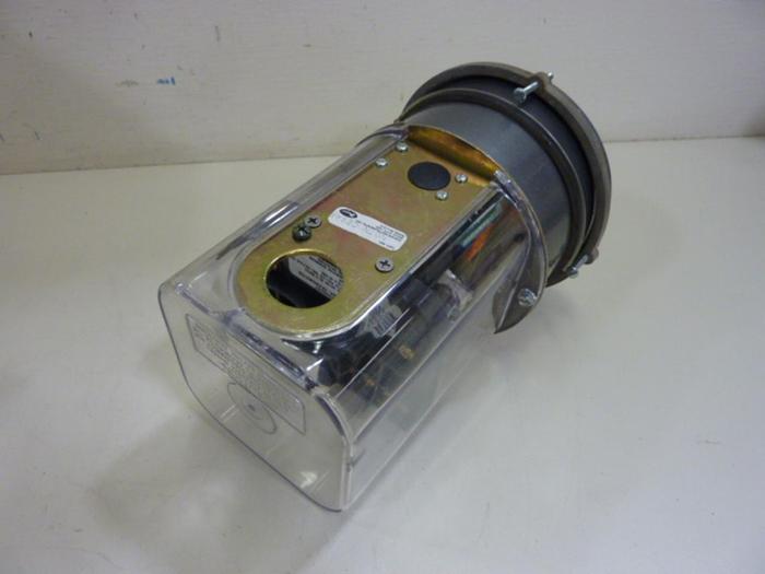 Used DWYER Gauge Transmitter N07N #53745