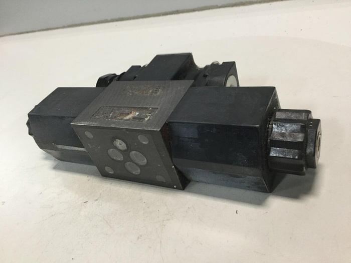 Used YUKEN Directional Valve DSG-01-3C4-D24-5072 Used