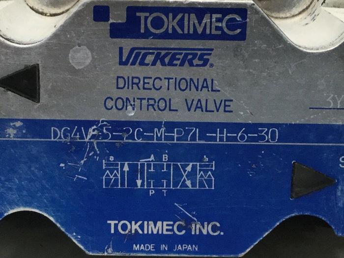 Used VICKERS Directional Control Valve DG4V-5-2C-M-P7L-H-6-30 #102644