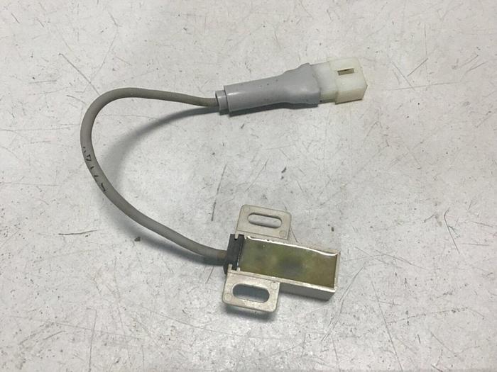 Used FUJI ELECTRIC Proximity Switch PE-B4D3 Used