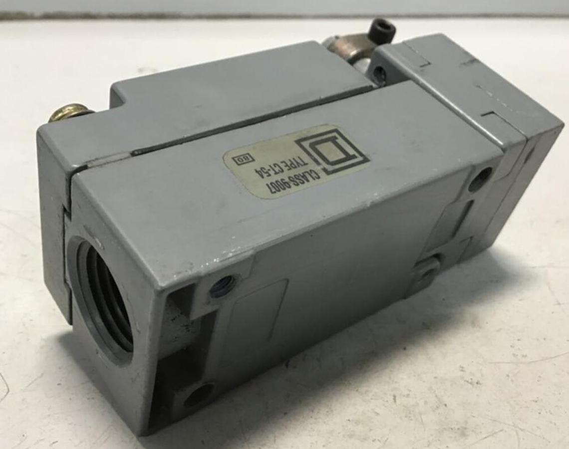 Used SQUARE D Limit Switch 9007-C54B USED
