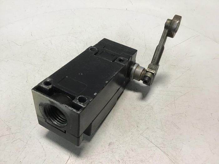 Used SQUARE D Limit Switch 9007-AEQ2699 Used