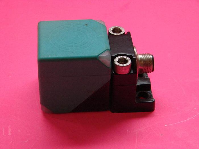 Used PEPPERL & FUCHS Sensor NBB20-L2M-E2-V1 #8739