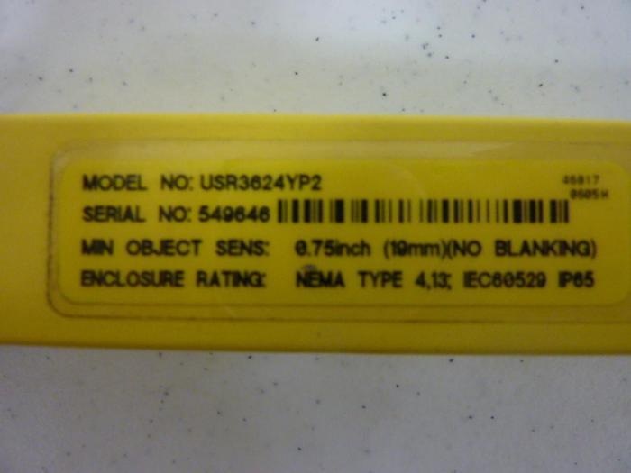 Used BANNER ENGINEERING Light Curtain Emitter USE3624YP2 #49868