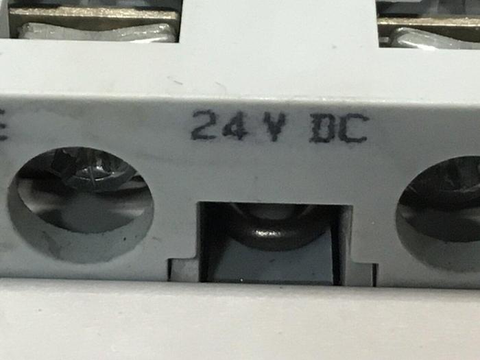 Used ALLEN BRADLEY Contactor Relay 100-C09Z.10 SER A #124135