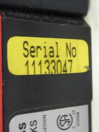 Used FORTRESS INTERLOCKS Safey Interlock Switch AMLOK024024 #67195