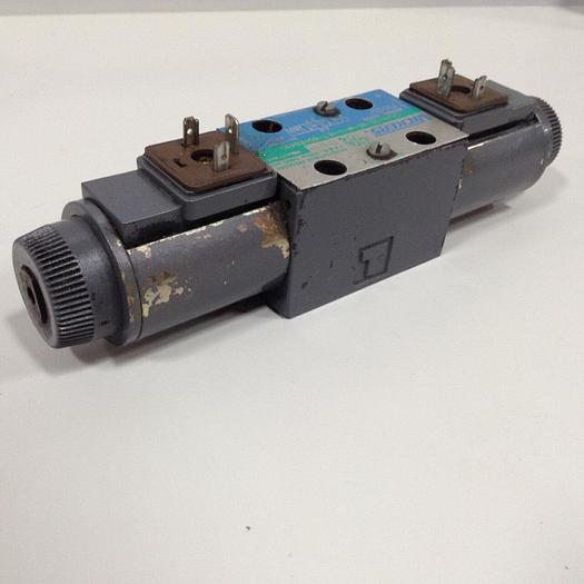 Used VICKERS Solenoid Valve DG4V-3S-6C-M-U-HL7-60-EN490 Used